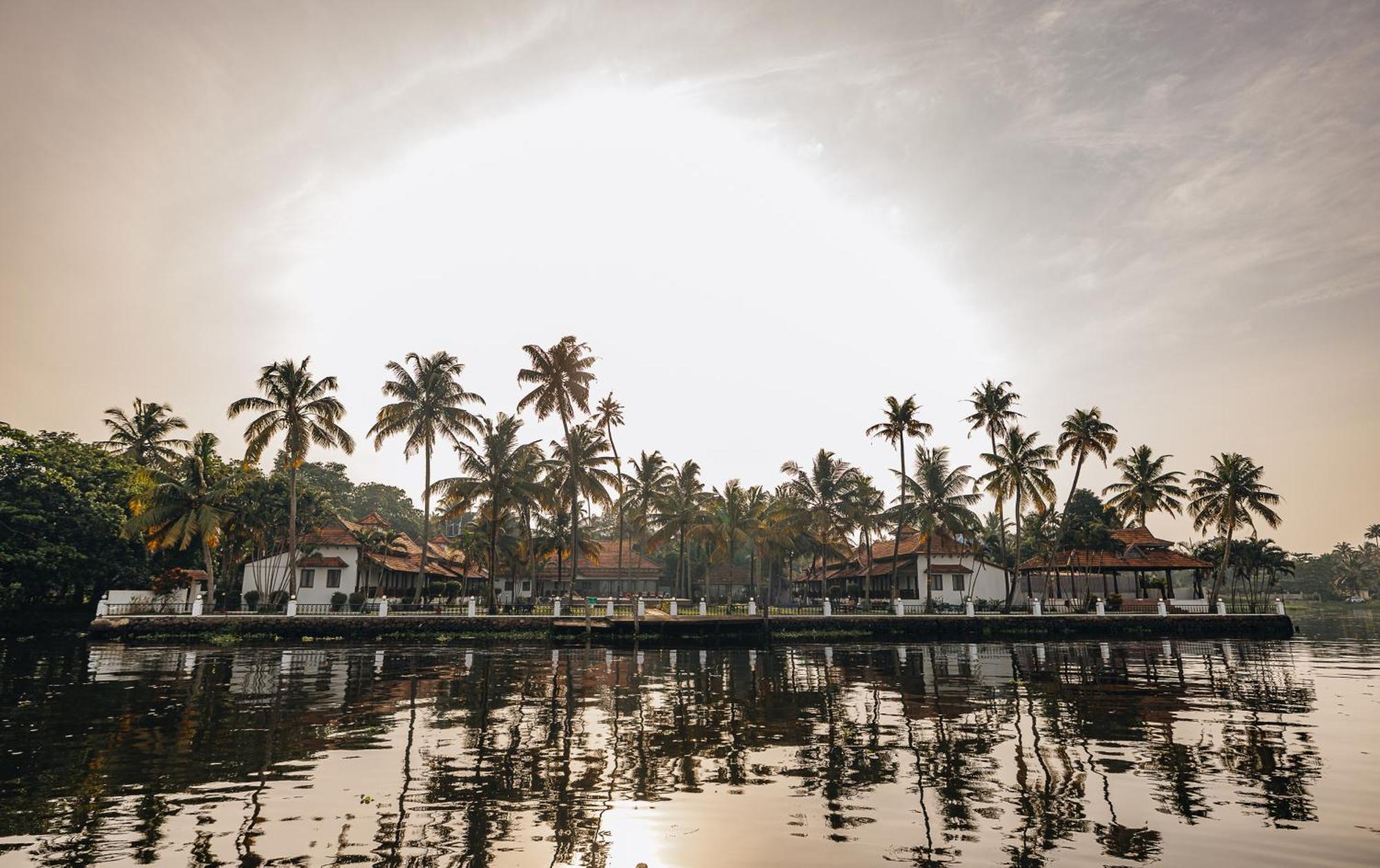 Cocobay Resort Kumarakom Bagian luar foto