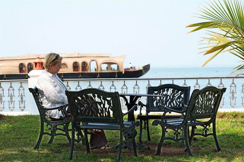 Cocobay Resort Kumarakom Restoran foto