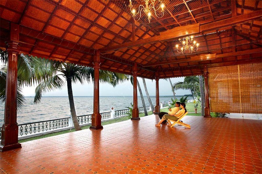 Cocobay Resort Kumarakom Bagian luar foto
