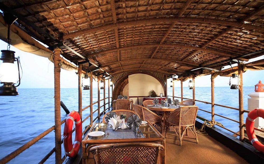 Cocobay Resort Kumarakom Restoran foto